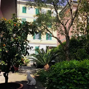 https://la-casa-dei-fiori-la-spezia.hotelitalianriviera.com